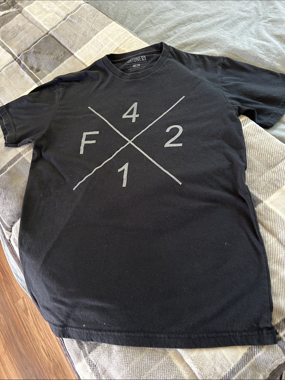 F421 Black Graphic Crewneck T-Shirt